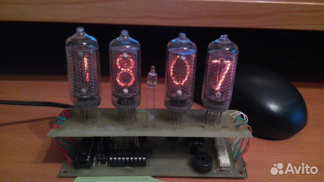 Часы на ин-8 Часы на ин-8