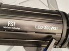 Мощный светодиодный осветитель FST EF-200 SunLight объявление продам