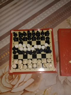 Шахматы шашки походные