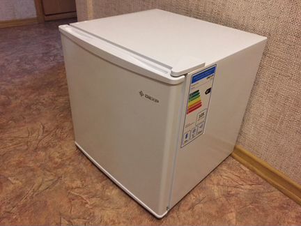 Продам холодильник Dexp