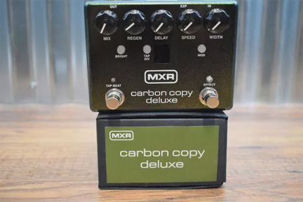MXR M-292 Carbon Copy Deluxe Analog Delay