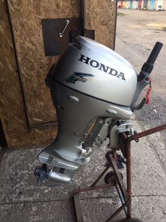 Продам лодочный мотор honda bf20