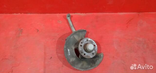 Мерседес W210 кулак передний правый Е 280 2.8