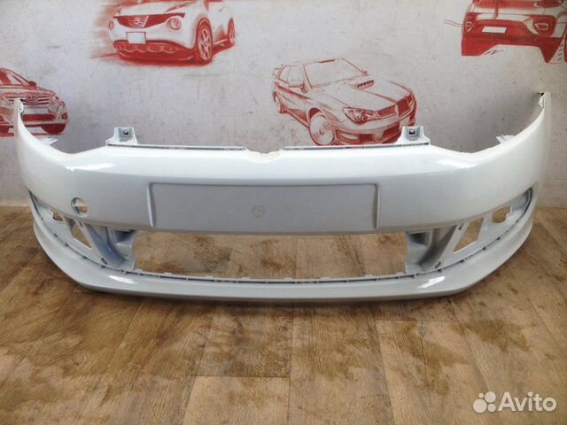 Бампер передний на Volkswagen Polo сед белый Pure