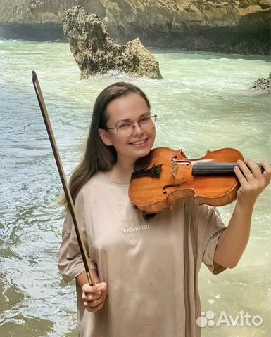 Преподаватель скрипки, фортепиано и йоги