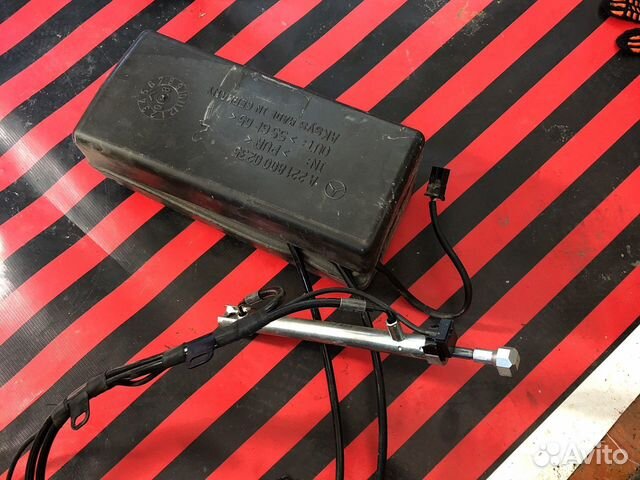 Доводчик багажника Мерседес w221