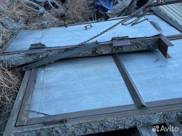 Продам гаражные ворота с боковой дверью