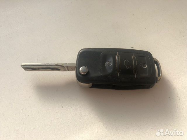 Ключ на Volkswagen Touareg 3 кнопки