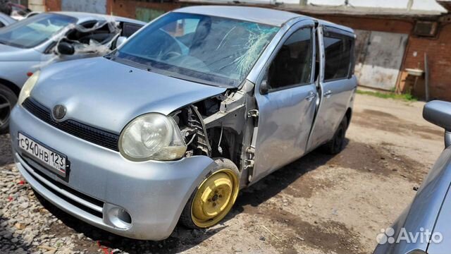 По запчастям toyota sienta, капот, бампер, фары