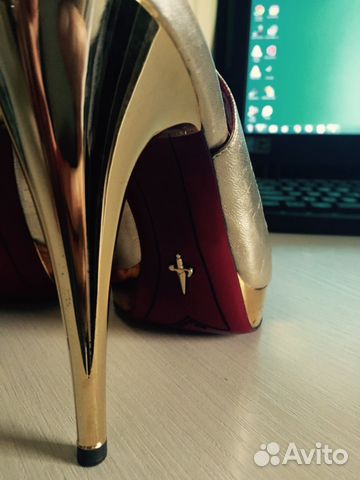 Босоножки Cesare Paciotti 38р Босоножки Cesare Paciotti 38р