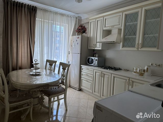 

2-к. квартира, 86 м², 8/10 эт.