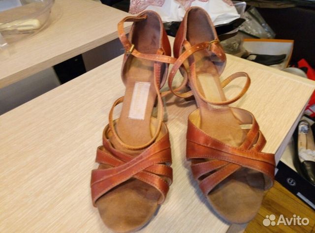 Продам босоножки для бальных танцев р. 38