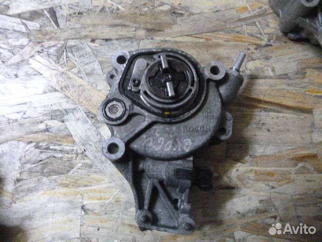 Насос вакуумный LR037627 Range Rover Evoque 2.2TD Насос вакуумный LR037627 Range Rover Evoque 2.2TD