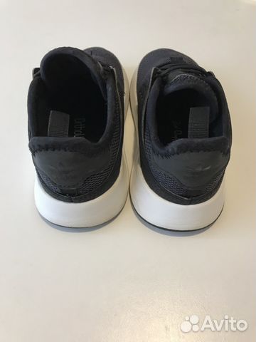 Детские кроссовки adidas Детские кроссовки adidas