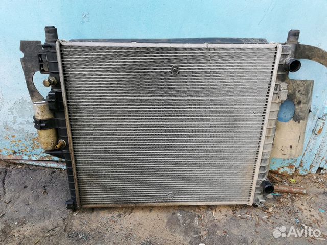 Радиатор охлаждение на мерседес ML 163. А 163 500