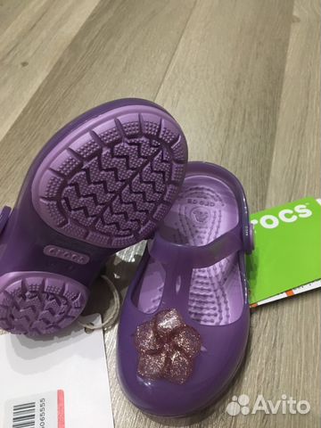 Босоножки для девочки Crocs