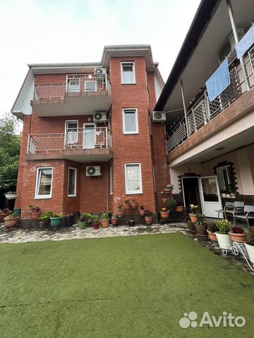 

8-к. коттедж, 200 м²