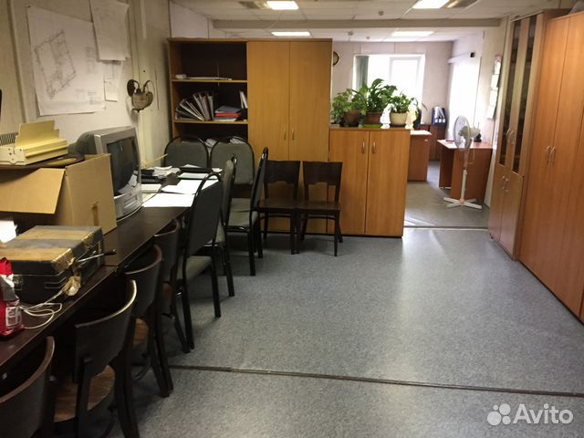 Офисное помещение с окнами, 38 м² Офисное помещение с окнами, 38 м²