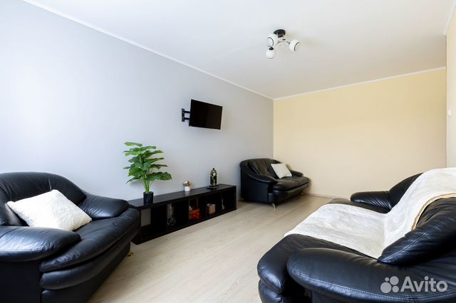 

2-к. квартира, 52 м², 2/10 эт.