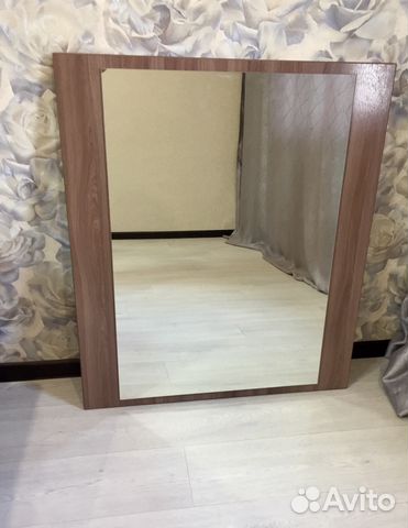 Зеркало новое в деревянной раме