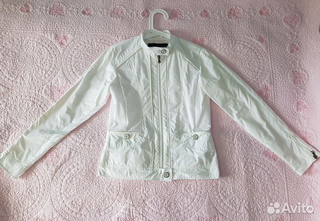 Calvin Klein Jeans новая ветровка р-р.(S) оригинал Calvin Klein Jeans новая ветровка р-р.(S) оригинал