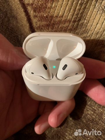 Наушники AirPods