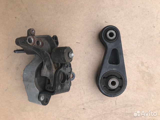 Опора двс Toyota Prius 20