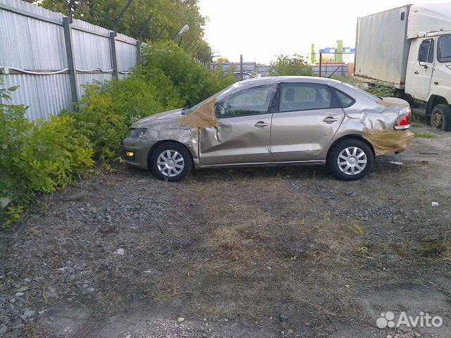 Volkswagen Polo 1.6 МТ, 2015, битый, 78 000 км