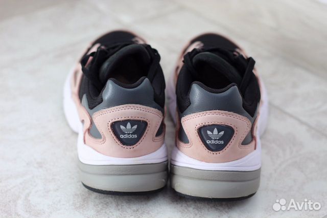 Кроссовки Adidas Falcon Кроссовки Adidas Falcon