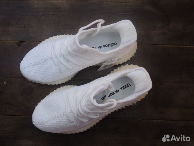 Кроссовки Adidas Yeezy Boost 350 V2 Cream White Кроссовки Adidas Yeezy Boost 350 V2 Cream White