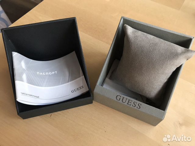 Коробка из-под часов guess