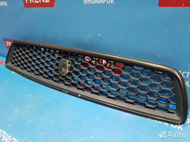 Subaru Legacy BE BH 1999-03 Решетка радиатора Subaru Legacy BE BH 1999-03 Решетка радиатора