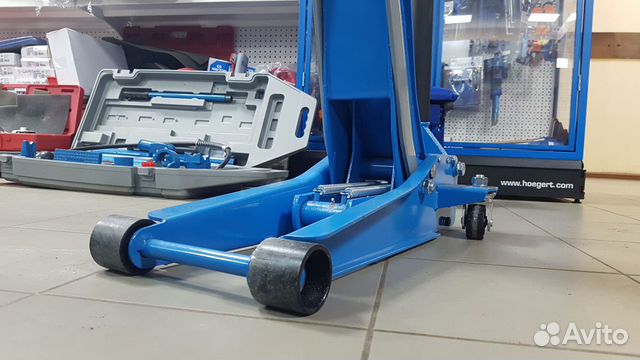Домкрат Низкопрофильный подкатной Домкрат Низкопрофильный подкатной
