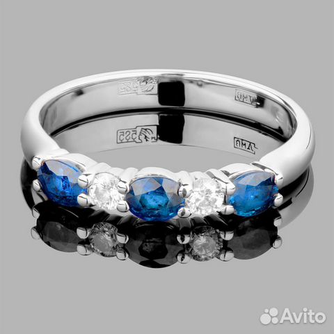 Золотое кольцо с бриллиантами и сапфирами Золотое кольцо с бриллиантами и сапфирами