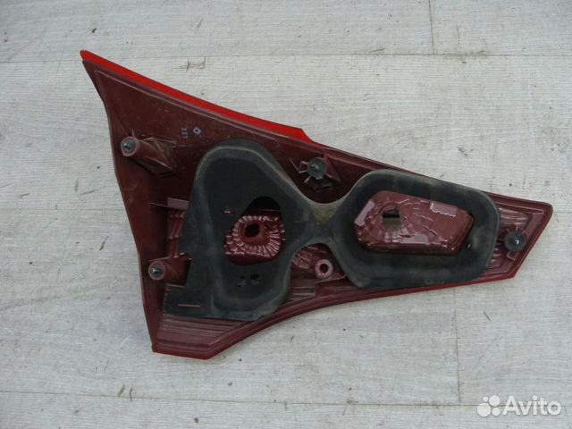 Фонарь задний правый внутренний Toyota RAV4