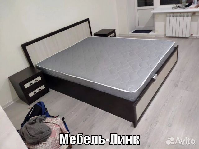 Кровать с матрасом
