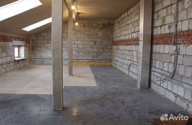 Своб. планировка, 96 м², 3/3 эт.