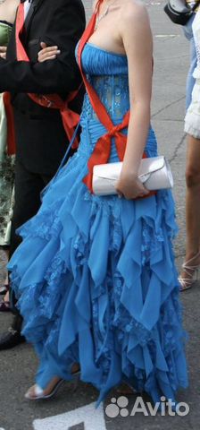 Вечернее длинное голубое платье Вечернее длинное голубое платье