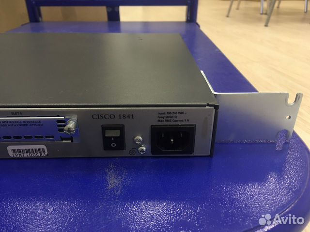 Маршрутизатор Cisco 1841 Маршрутизатор Cisco 1841