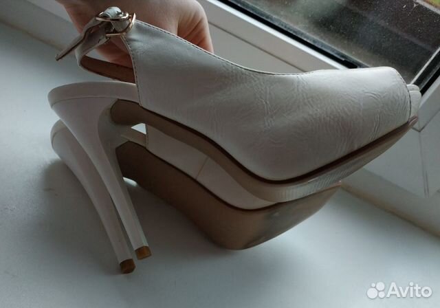 Туфли-босоножки белые,37размера