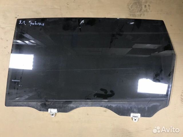 Стекло задней левой двери Стекло задней левой двери