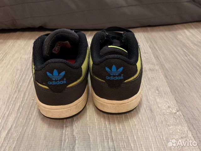 Детские кроссовки adidas 22 Детские кроссовки adidas 22