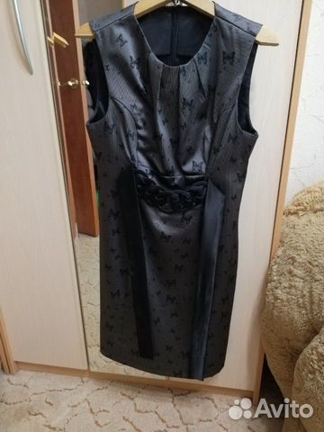 Платья