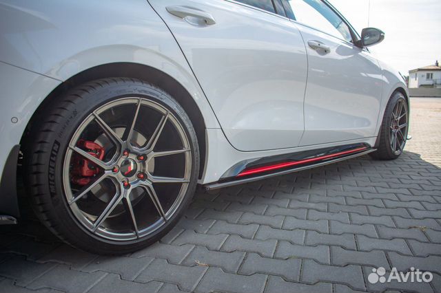 Накладка на пороги KIA ProSeed GT 3 Накладка на пороги KIA ProSeed GT 3
