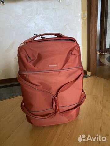 Чемодан на колесах samsonite