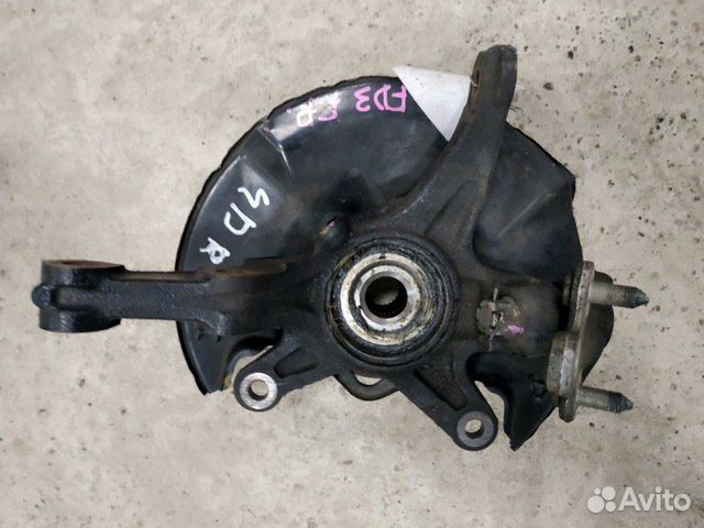 Поворотный кулак передний правый Honda Civic 4D FD Поворотный кулак передний правый Honda Civic 4D FD
