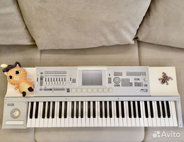 Korg M3 XPanded 61 + раб. место
