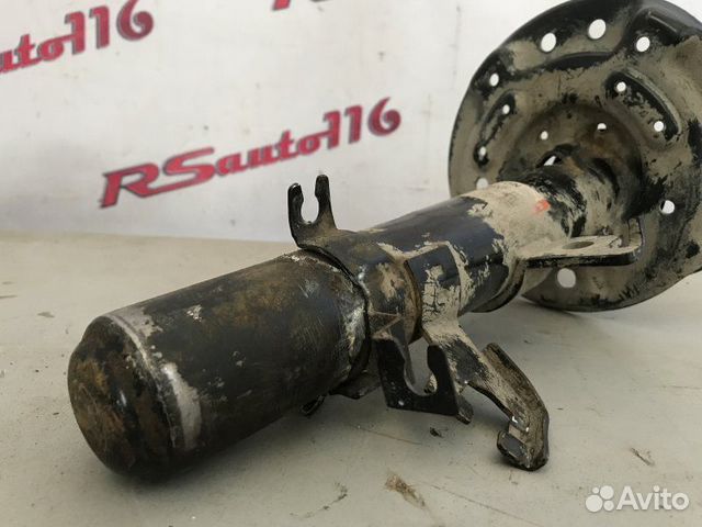 Амортизатор передний правый Nissan Qashqai J11