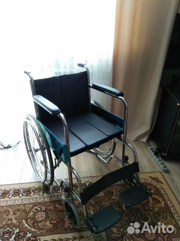 Инвалидное кресло-коляска с санитарным устройством