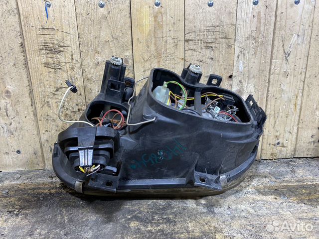 Фара передняя правая Volkswagen Golf 4 140854 Фара передняя правая Volkswagen Golf 4 140854